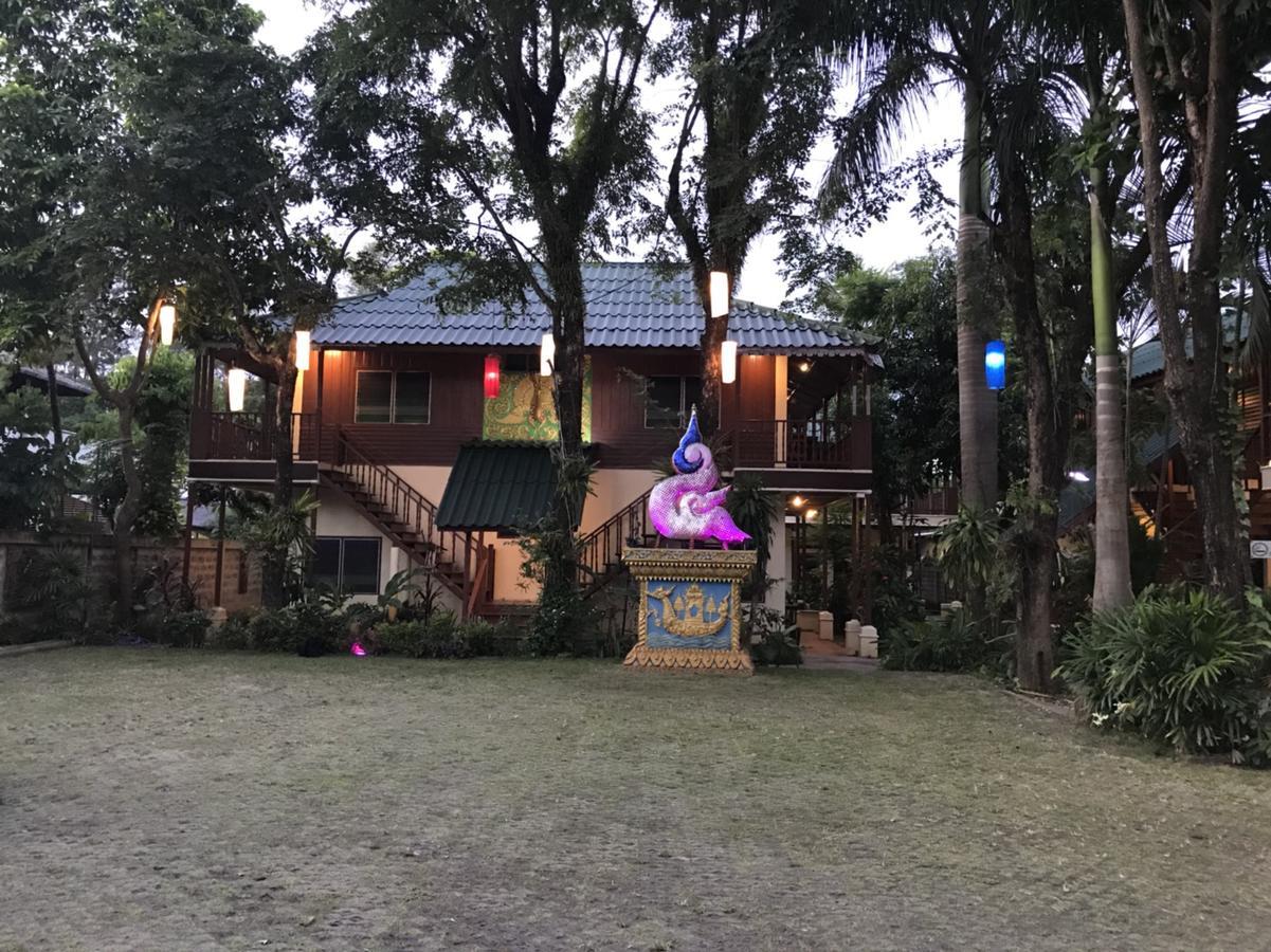 Golden Triangle Palace Chiang Rai Exterior foto