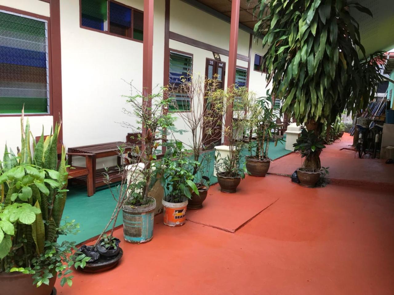 Golden Triangle Palace Chiang Rai Exterior foto